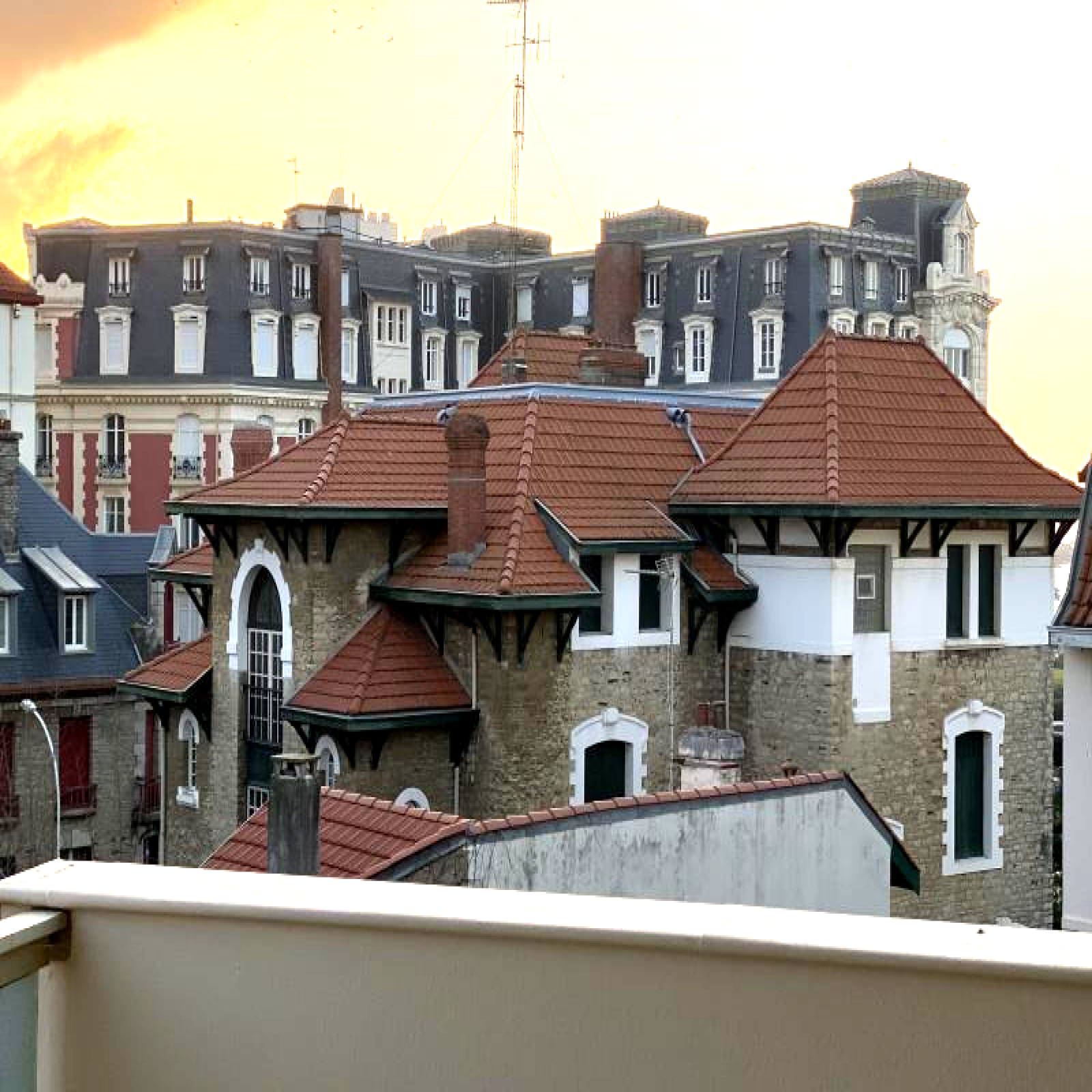 vente EXCLUSIVITE ! BIARRITZ ST CHARLES QUARTIER IMPERIAL AGREABLE T2